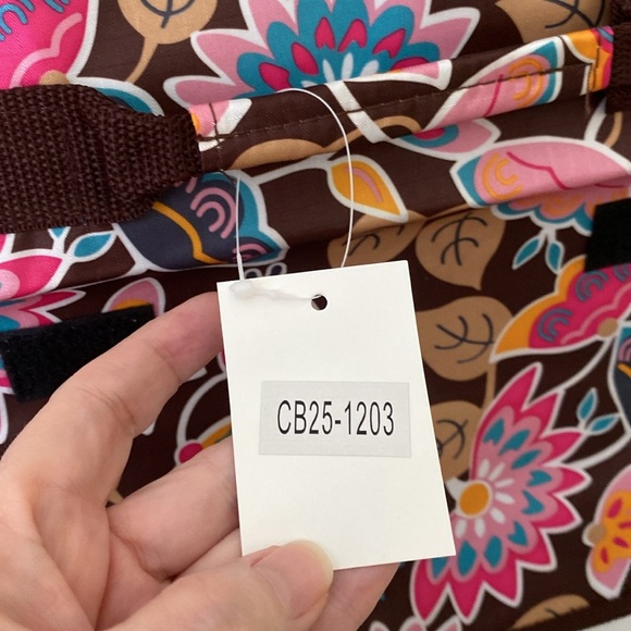 Toiletry bag - Picture 6 of 9